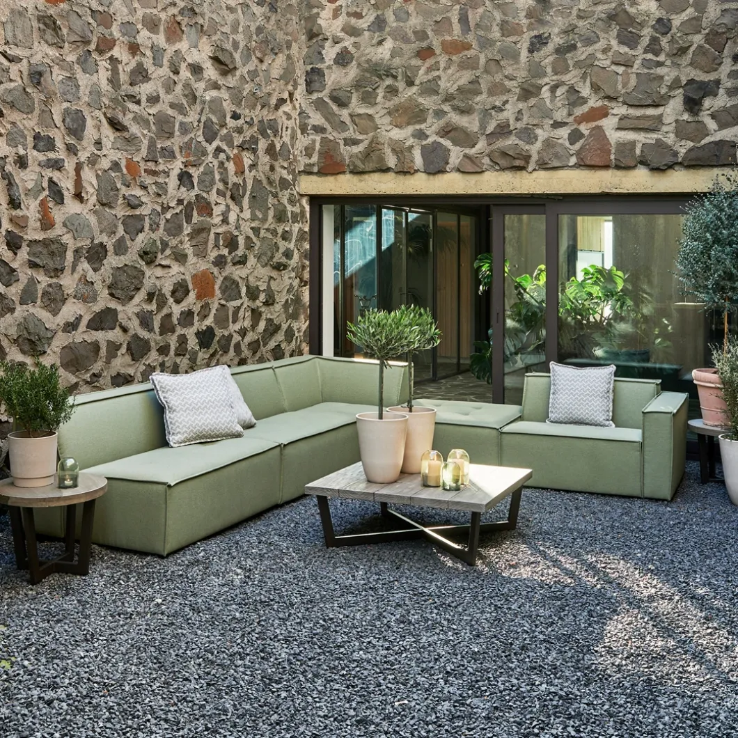 Bellagio Outdoor Corner, sunbrella source, squamarina