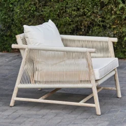 Loungestoel buiten Saint Tropez, Wit