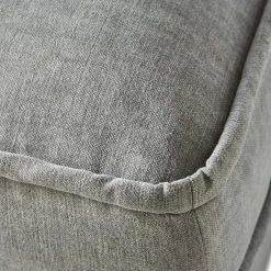 Voetenbank Metropolis, Grey